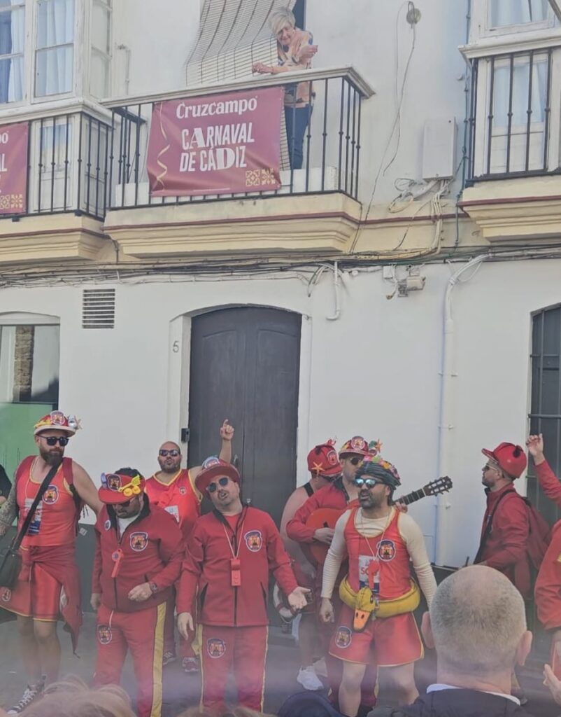 Cadiz Carniva: Chirigota illegales